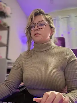 Snapshot of JennKenobi chatting on February 2025 03:03:01 PM JennKenobi online show from February 2025 03:03:01 PM