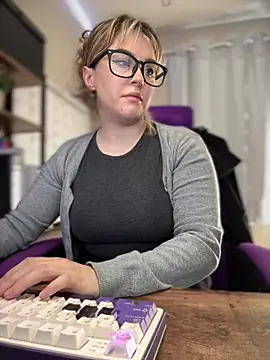 Snapshot of JennKenobi chatting on February 2025 02:55:02 PM JennKenobi online show from February 2025 02:55:02 PM