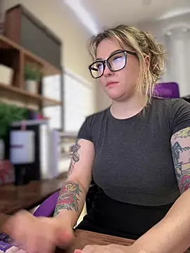 Snapshot of JennKenobi chatting on February 2025 06:10:02 PM JennKenobi online show from February 2025 06:10:02 PM