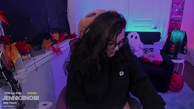 Snapshot of JennKenobi chatting on October 2025 02:40:01 PM JennKenobi online show from October 2025 02:40:01 PM