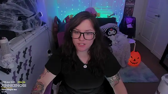 Snapshot of JennKenobi chatting on October 2025 02:42:02 PM JennKenobi online show from October 2025 02:42:02 PM