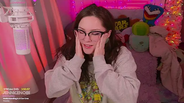 Snapshot of JennKenobi chatting on December 2025 03:54:01 PM JennKenobi online show from December 2025 03:54:01 PM