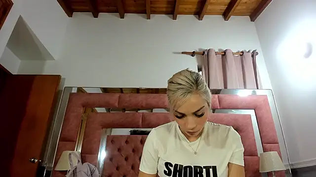 Snapshot of briana_wonder69xxx chatting on January 2026 02:22:02 PM briana wonder69xxx online show from January 2026 02:22:02 PM