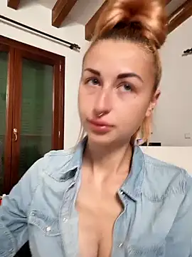 Snapshot of kylie_blck chatting on February 2025 03:58:02 AM kylie blck online show from February 2025 03:58:02 AM