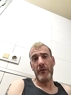 Snapshot of raulacab chatting on April 2026 11:43:02 PM raulacab online show from April 2026 11:43:02 PM