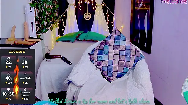 Snapshot of Mommy-pervert chatting on December 2024 10:47:01 PM Mommy-pervert online show from December 2024 10:47:01 PM