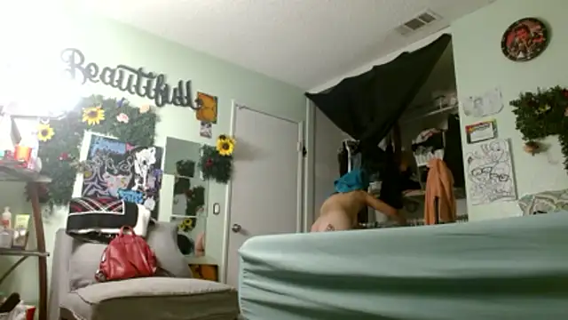 Snapshot of Yescuhh420 chatting on December 2025 03:46:02 AM Yescuhh420 online show from December 2025 03:46:02 AM