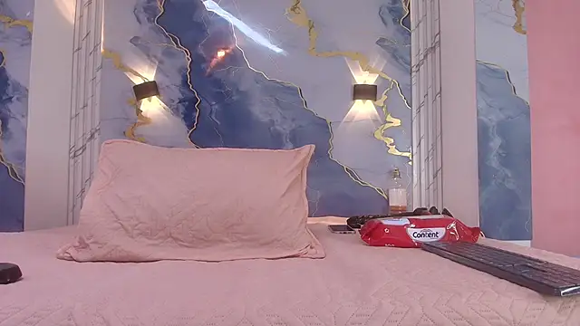 lorrayne  online show from September 2025 12:05:02 PM