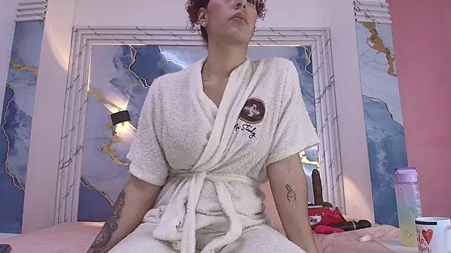 lorrayne  online show from September 2025 12:07:01 PM