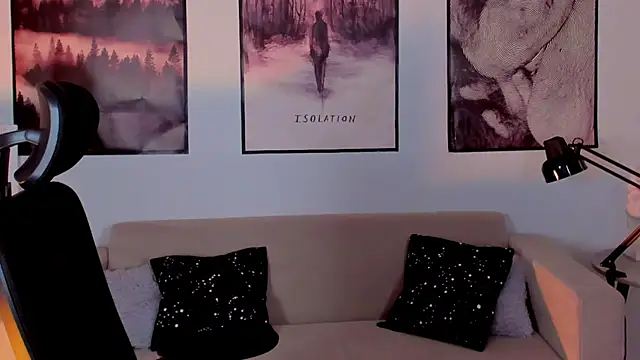 Snapshot of AsheLucker chatting on December 2024 08:04:01 PM AsheLucker online show from December 2024 08:04:01 PM