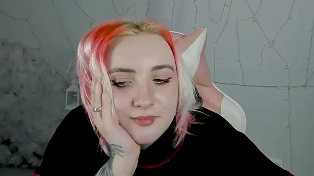 Snapshot of AsheLucker chatting on January 2025 02:42:02 AM AsheLucker online show from January 2025 02:42:02 AM