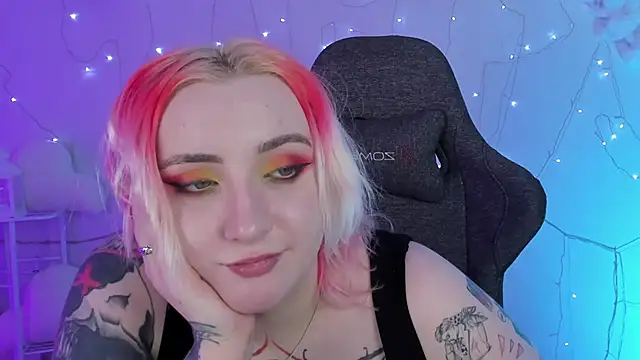 Snapshot of AsheLucker chatting on February 2025 11:48:01 PM AsheLucker online show from February 2025 11:48:01 PM