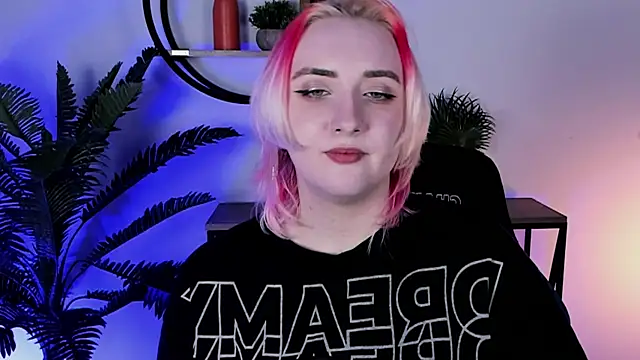 Snapshot of AsheLucker chatting on February 2025 08:45:02 PM AsheLucker online show from February 2025 08:45:02 PM