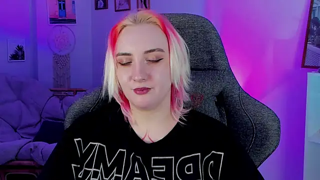 Snapshot of AsheLucker chatting on February 2025 11:41:01 PM AsheLucker online show from February 2025 11:41:01 PM