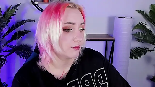 Snapshot of AsheLucker chatting on February 2025 02:10:02 AM AsheLucker online show from February 2025 02:10:02 AM