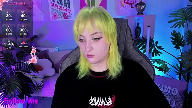 Snapshot of AsheLucker chatting on September 2025 02:17:01 AM AsheLucker online show from September 2025 02:17:01 AM