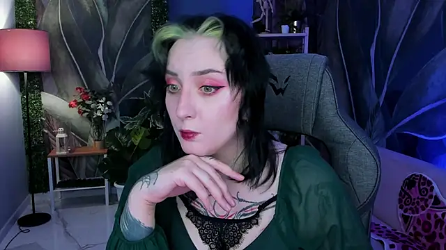 Snapshot of AsheLucker chatting on October 2025 11:03:02 PM AsheLucker online show from October 2025 11:03:02 PM