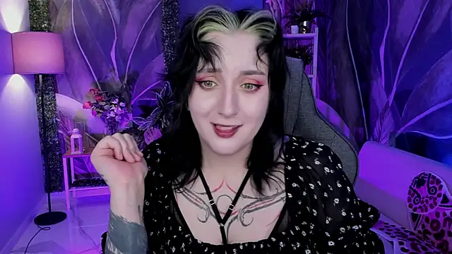 Snapshot of AsheLucker chatting on October 2025 09:58:02 PM AsheLucker online show from October 2025 09:58:02 PM