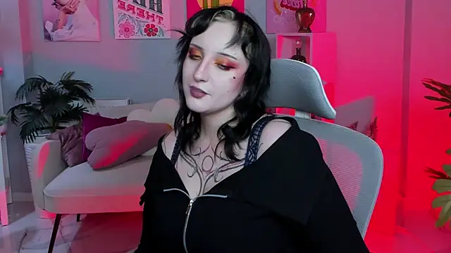 Snapshot of AsheLucker chatting on November 2025 11:18:01 PM AsheLucker online show from November 2025 11:18:01 PM