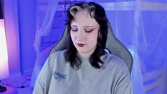 Snapshot of AsheLucker chatting on November 2025 11:07:02 PM AsheLucker online show from November 2025 11:07:02 PM