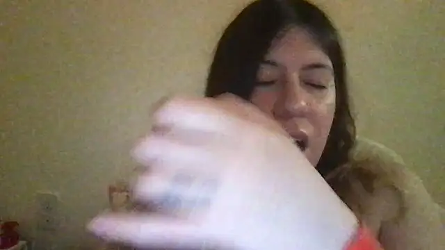 Snapshot of HYPHYtype chatting on January 2025 02:06:01 AM HYPHYtype online show from January 2025 02:06:01 AM