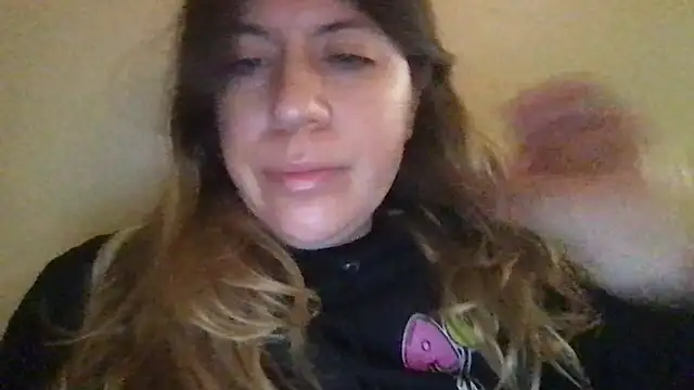 Snapshot of HYPHYtype chatting on February 2025 04:14:01 AM HYPHYtype online show from February 2025 04:14:01 AM