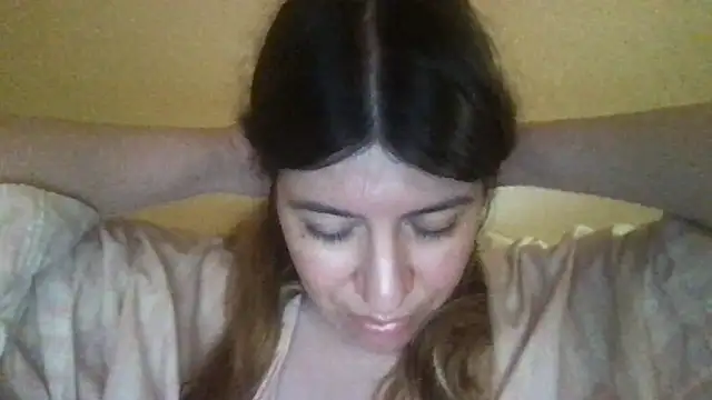 Snapshot of HYPHYtype chatting on February 2025 02:39:01 AM HYPHYtype online show from February 2025 02:39:01 AM