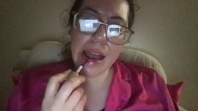 Snapshot of HYPHYtype chatting on February 2025 04:27:01 AM HYPHYtype online show from February 2025 04:27:01 AM