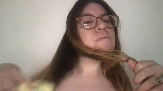 Snapshot of HYPHYtype chatting on February 2025 11:15:02 PM HYPHYtype online show from February 2025 11:15:02 PM