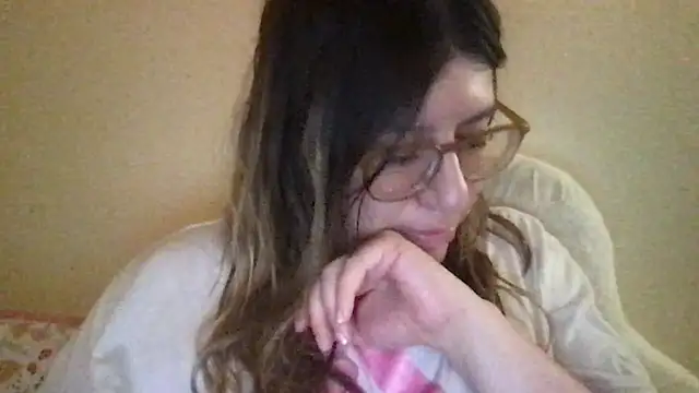 Snapshot of HYPHYtype chatting on February 2025 04:14:02 AM HYPHYtype online show from February 2025 04:14:02 AM