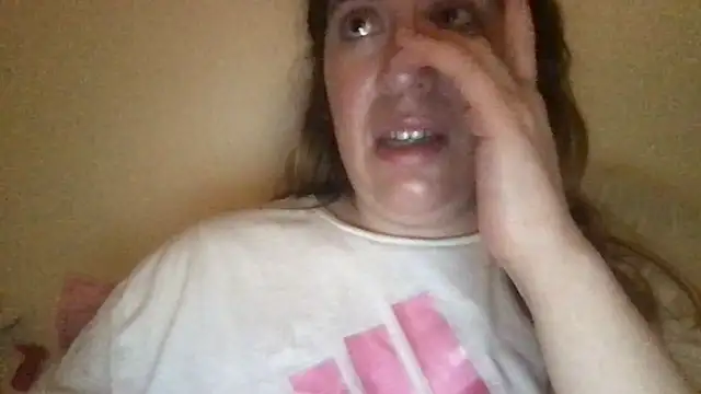 Snapshot of HYPHYtype chatting on February 2025 07:16:01 AM HYPHYtype online show from February 2025 07:16:01 AM