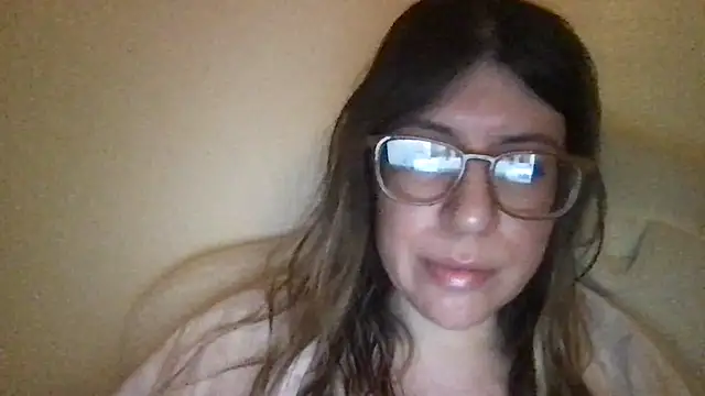 Snapshot of HYPHYtype chatting on February 2025 02:37:01 AM HYPHYtype online show from February 2025 02:37:01 AM