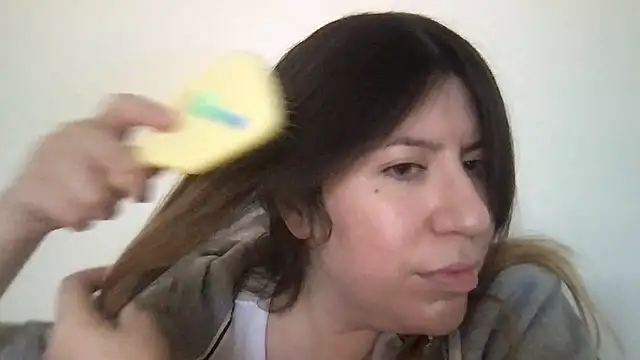 Snapshot of HYPHYtype chatting on February 2025 09:20:02 PM HYPHYtype online show from February 2025 09:20:02 PM