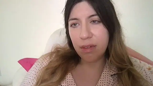 Snapshot of HYPHYtype chatting on February 2025 10:58:01 PM HYPHYtype online show from February 2025 10:58:01 PM