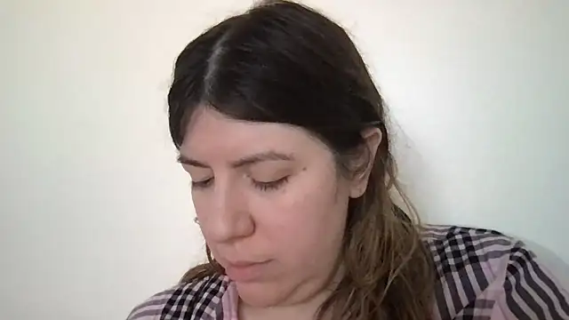 Snapshot of HYPHYtype chatting on March 2025 07:47:02 PM HYPHYtype online show from March 2025 07:47:02 PM