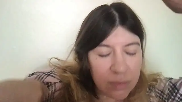 Snapshot of HYPHYtype chatting on March 2025 09:48:01 PM HYPHYtype online show from March 2025 09:48:01 PM