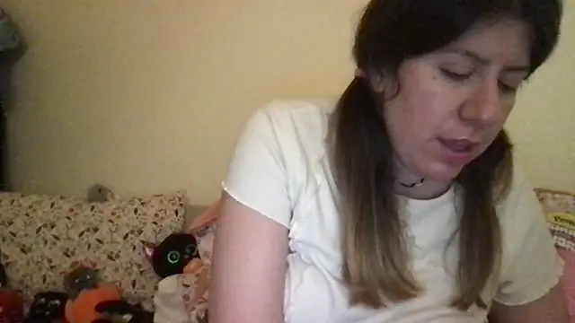 Snapshot of HYPHYtype chatting on September 2025 05:51:02 AM HYPHYtype online show from September 2025 05:51:02 AM