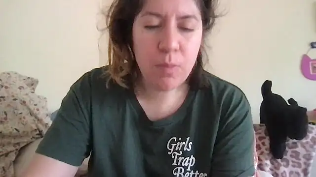 Snapshot of HYPHYtype chatting on September 2025 05:12:02 PM HYPHYtype online show from September 2025 05:12:02 PM