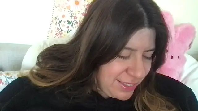 Snapshot of HYPHYtype chatting on September 2025 05:47:02 PM HYPHYtype online show from September 2025 05:47:02 PM