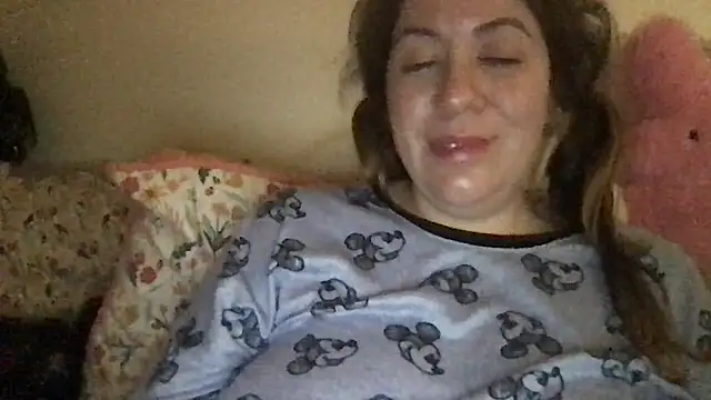 Snapshot of HYPHYtype chatting on September 2025 08:42:02 AM HYPHYtype online show from September 2025 08:42:02 AM