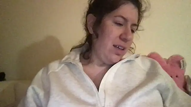 Snapshot of HYPHYtype chatting on October 2025 03:37:02 AM HYPHYtype online show from October 2025 03:37:02 AM