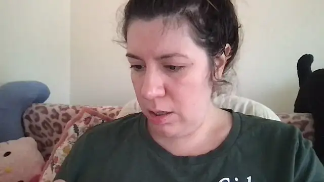 Snapshot of HYPHYtype chatting on October 2025 05:54:02 PM HYPHYtype online show from October 2025 05:54:02 PM