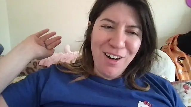 Snapshot of HYPHYtype chatting on October 2025 07:47:02 PM HYPHYtype online show from October 2025 07:47:02 PM