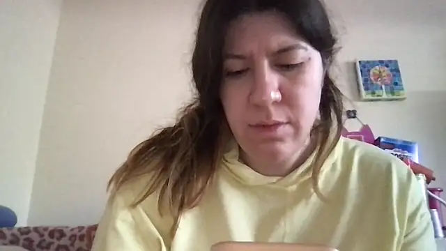 Snapshot of HYPHYtype chatting on October 2025 05:03:01 PM HYPHYtype online show from October 2025 05:03:01 PM