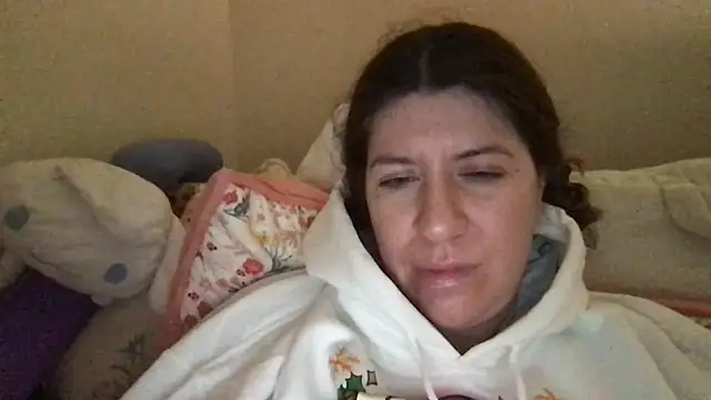 Snapshot of HYPHYtype chatting on October 2025 10:41:02 AM HYPHYtype online show from October 2025 10:41:02 AM