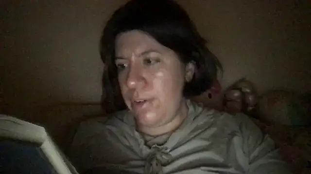 Snapshot of HYPHYtype chatting on February 2026 08:00:02 AM HYPHYtype online show from February 2026 08:00:02 AM