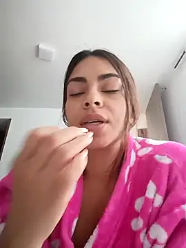 Ivanna2 online show from December 2025 03:53:01 PM