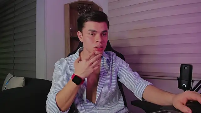 alejooo twink online show from February 2026 05:03:01 AM