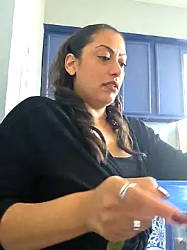 Snapshot of Nikkierosee chatting on February 2026 04:00:01 PM Nikkierosee online show from February 2026 04:00:01 PM