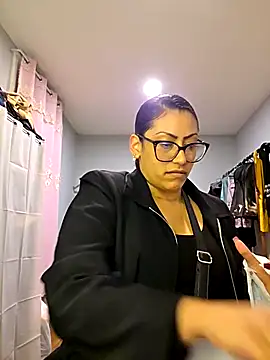 Snapshot of Nikkierosee chatting on February 2026 11:45:02 PM Nikkierosee online show from February 2026 11:45:02 PM